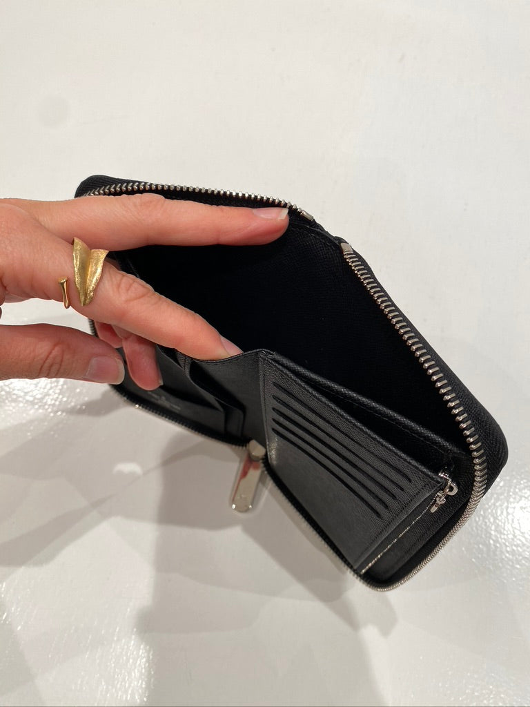 Louis Vuitton Zippy Vertical Epi Leather Wallet/ Pung - (Nypris ca 5.500 kr)