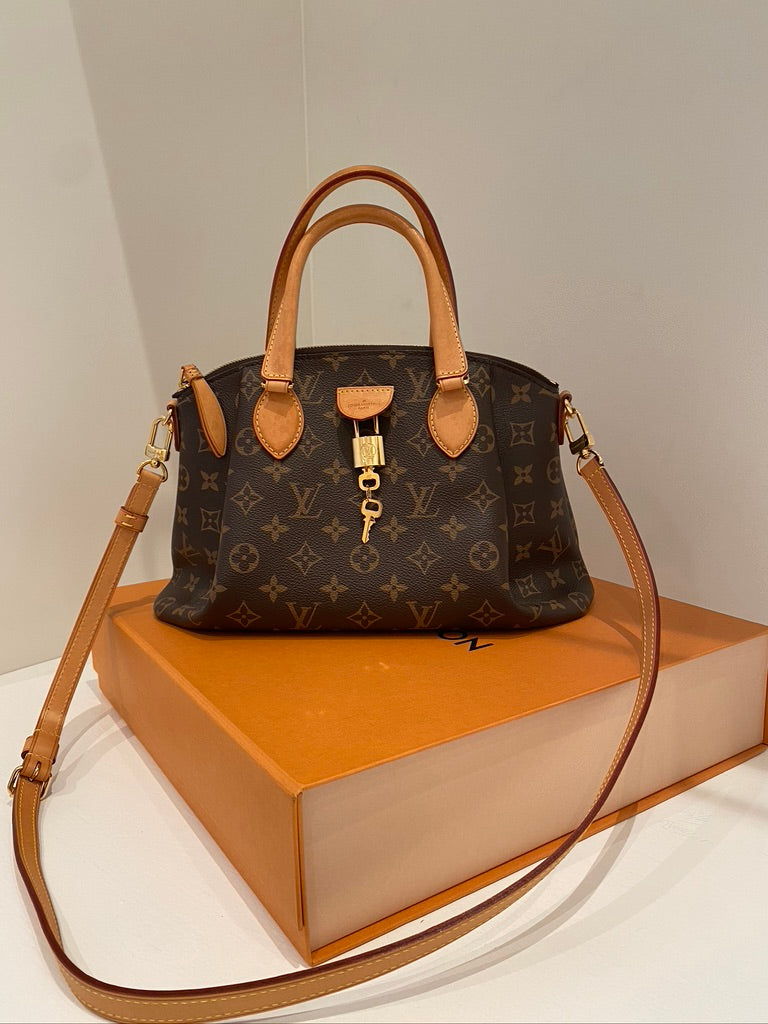 Louis Vuitton Monogram Rivoli PM Taske