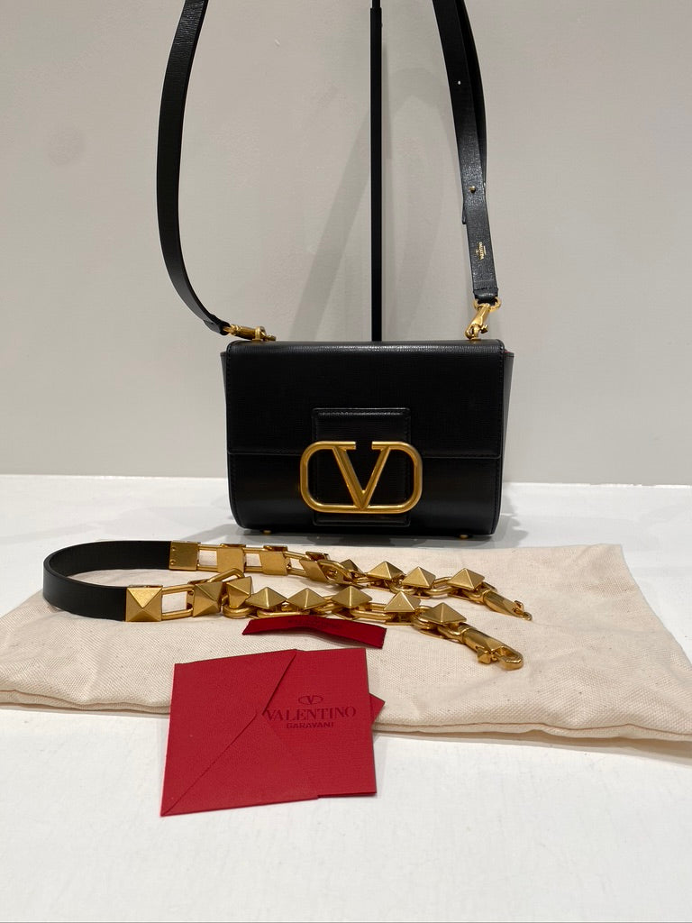 Valentino Garavani Stud Sign V LOGO Taske - (Nypris ca 18.700 kr/2.500 Euro - Kvittering medfølger!)