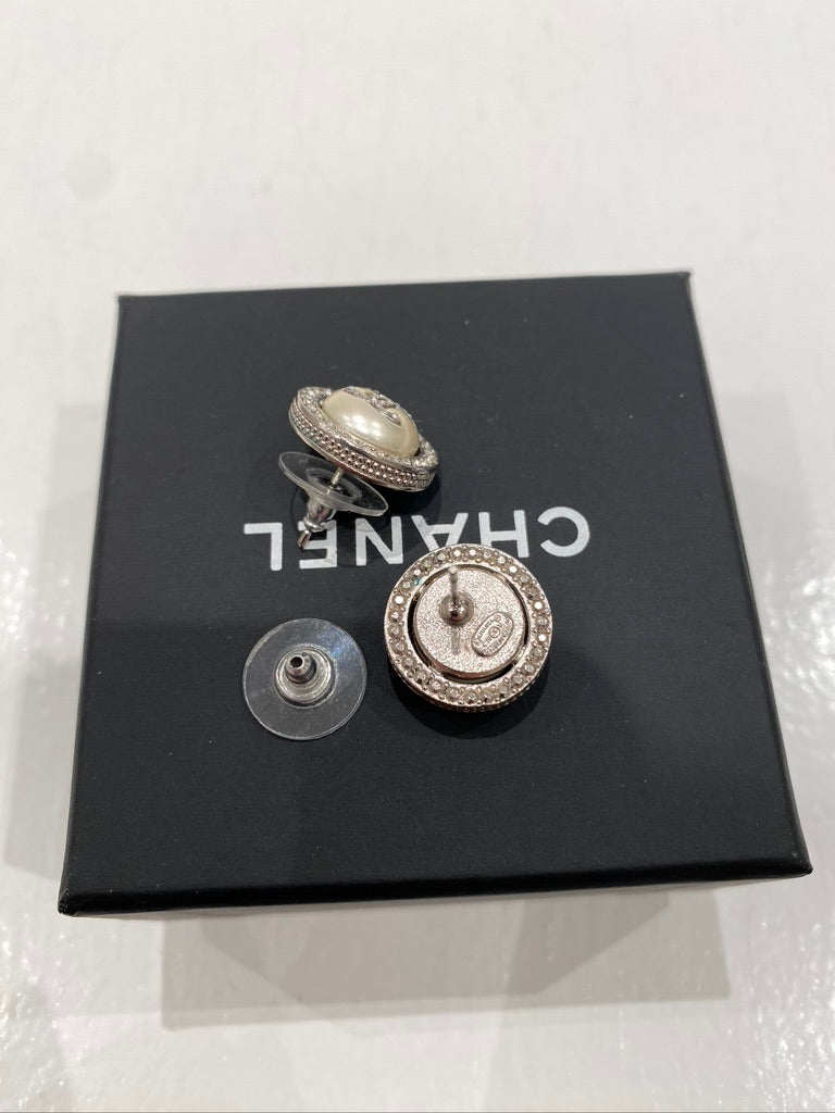 Chanel Stud/Ørestikker - (Nypris ca 5.000- 5.500 kr)