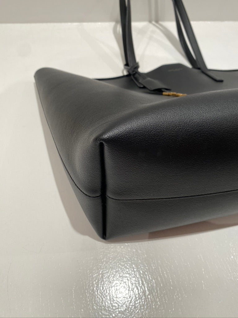 Saint Laurent East/West Shopping Tote i sort læder - (Nypris 1250 Euro/ca 9.340kr)
