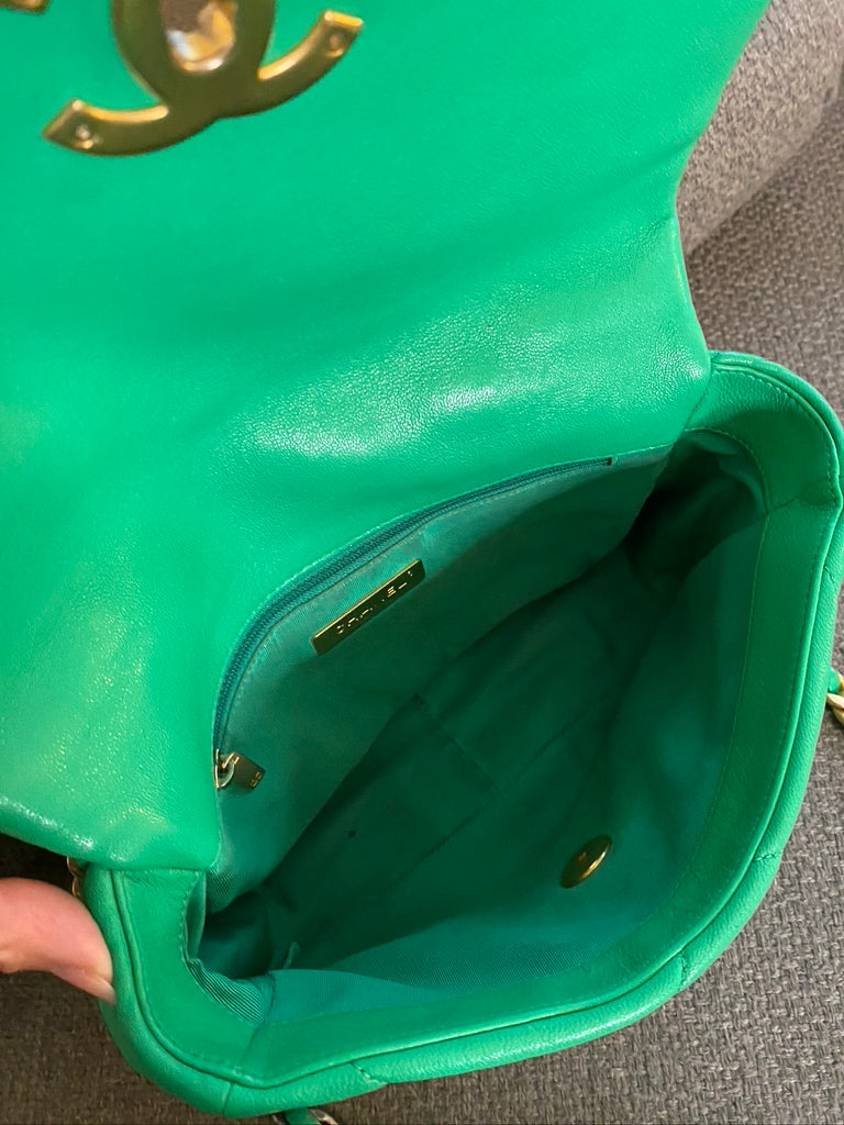 Chanel 19 Small Handbag/Crossbody Taske - Grøn - (Nypris Ca 50.850 kr)