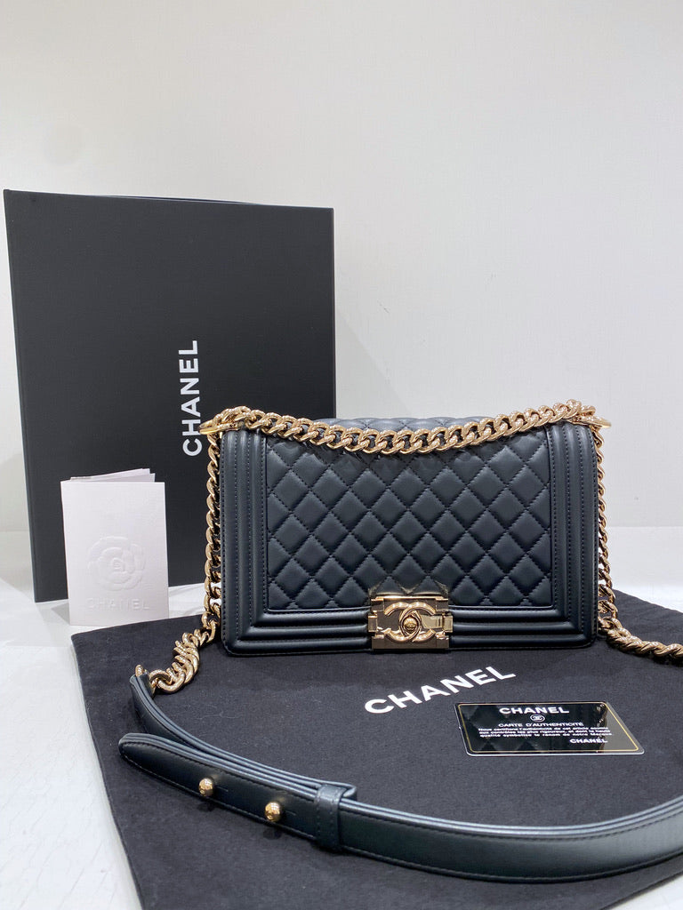 Chanel Medium Boy Bag - Mørkegrå/Mørkeblå - (Nypris 52.810 kr)