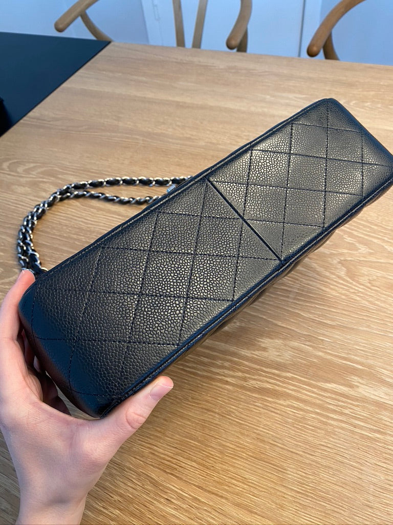 Chanel Classic Large Flap - (Nypris 86.830 kr)