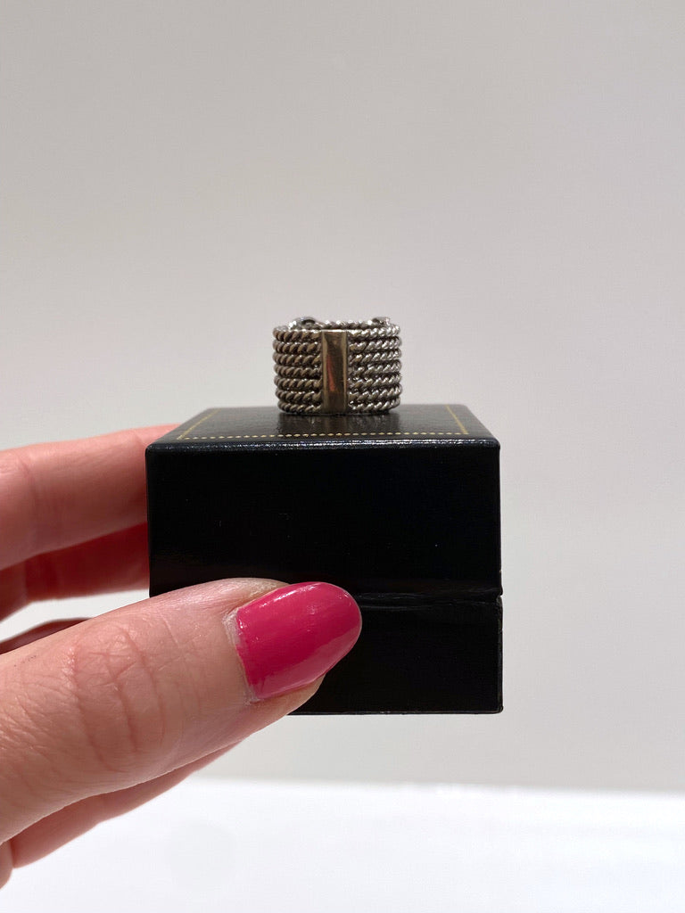 Halberstadt - Ring i 18 KARAT HVIDGULD MED DIAMANTER - (Samlet Vægt 0,25 CT. Wesselton VVS.)