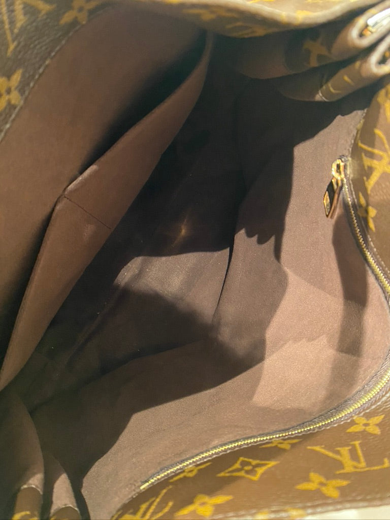 Louis Vuitton Metis Hobo Taske