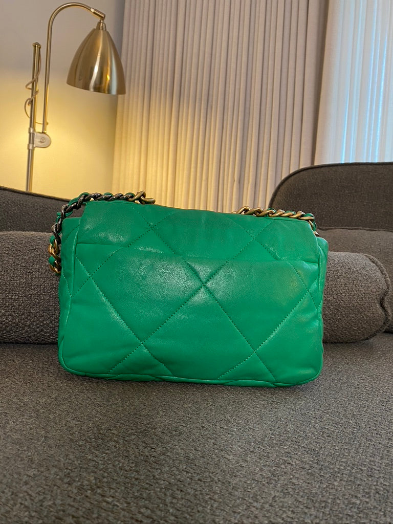 Chanel 19 Small Handbag/Crossbody Taske - Grøn - (Nypris Ca 50.850 kr)