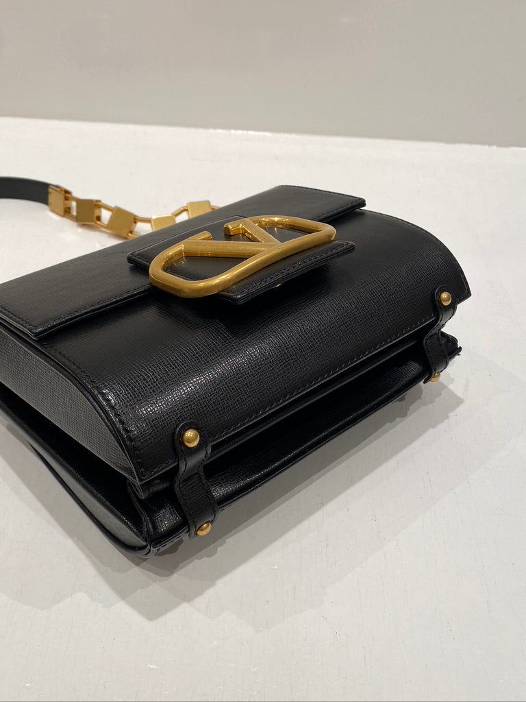 Valentino Garavani Stud Sign V LOGO Taske - (Nypris ca 18.700 kr/2.500 Euro - Kvittering medfølger!)