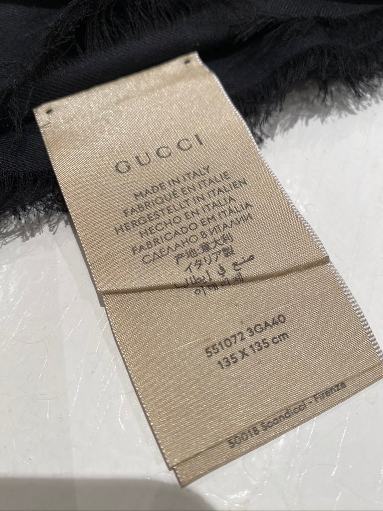 Gucci Stort Tørklæde - Mål: 135x135 cm - (Nypris ca 4.500 kr)