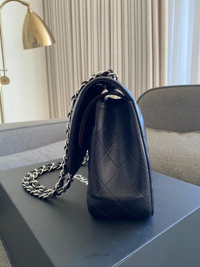 Chanel Classic Large Flap - (Nypris 86.830 kr)