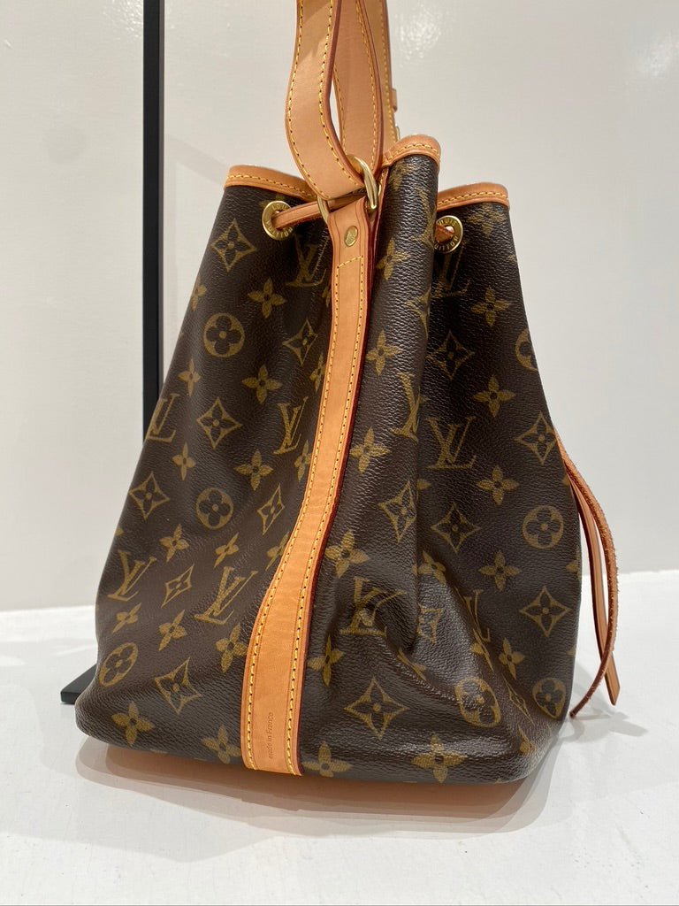 Louis Vuitton Petit Noé Skuldertaske I Monogram Canvas - (Nypris 13.200 kr)