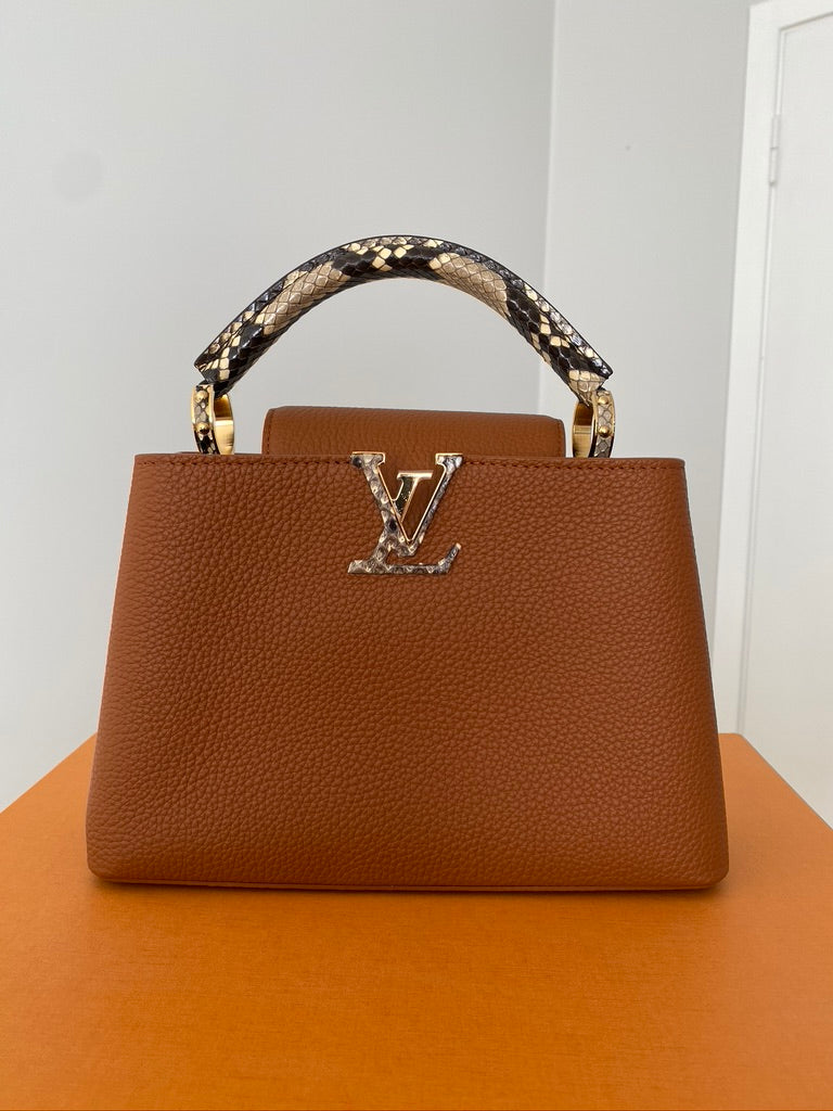 Louis Vuitton - Capucines BB - Taske med Python/Brun - (Nypris ca 45.000 kr-50.000 kr)