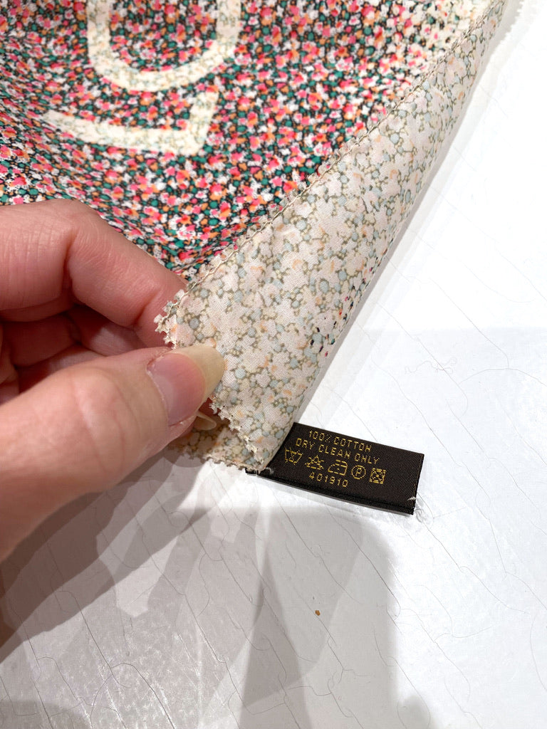 Louis Vuitton Liberty Tørklæde - Fra Love kollektionen - Sjældent udbudt!