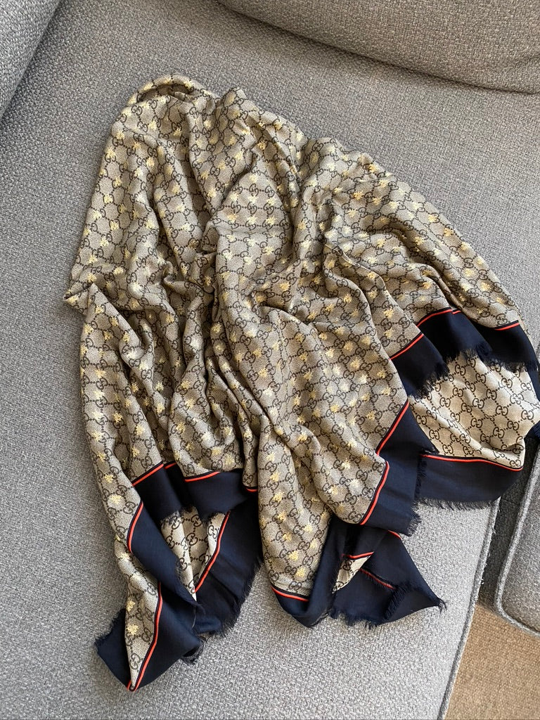 Gucci Stort Tørklæde - Mål: 135x135 cm - (Nypris ca 4.500 kr)
