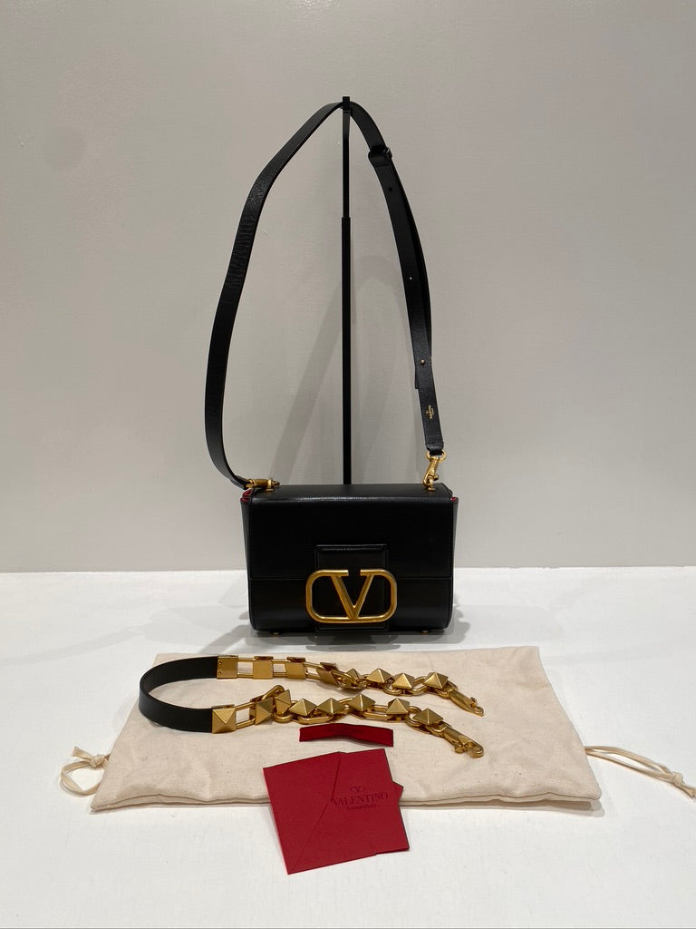 Valentino Garavani Stud Sign V LOGO Taske - (Nypris ca 18.700 kr/2.500 Euro - Kvittering medfølger!)