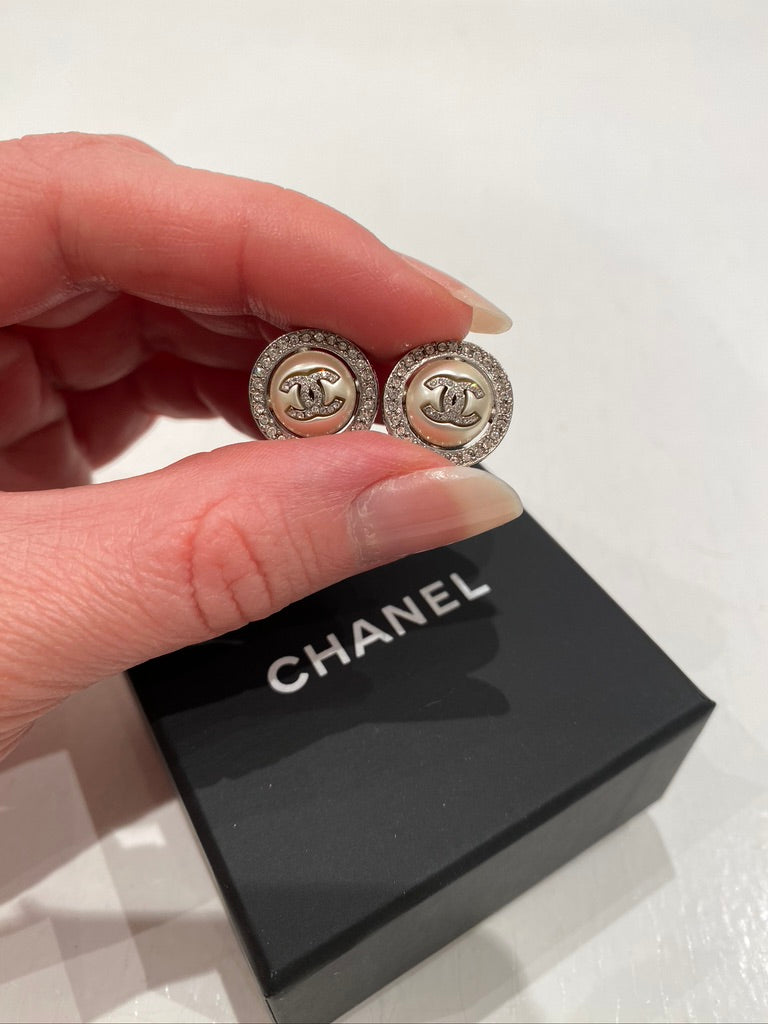 Chanel Stud/Ørestikker - (Nypris ca 5.000- 5.500 kr)