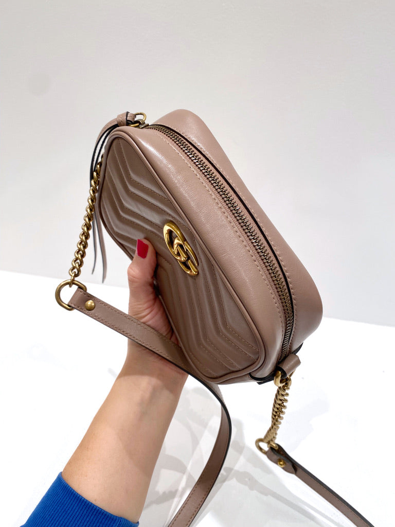 Gucci GG Marmont Mini Shoulder Bag - (Nypris 10.300 kr)