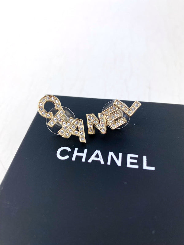 Chanel Ørestikker
