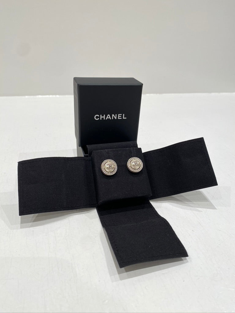 Chanel Stud/Ørestikker - (Nypris ca 5.000- 5.500 kr)