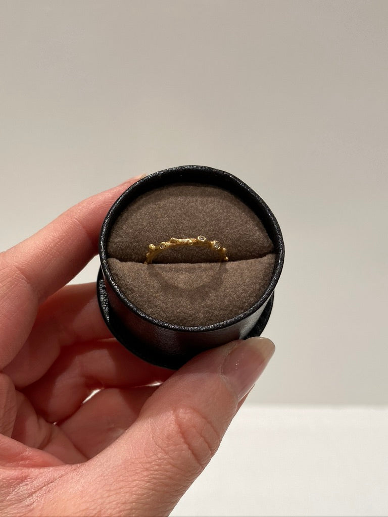 Ole Lynggaard Nature Ring - 18 Karat Guld Med Diamanter - (Nypris 14.900 kr)