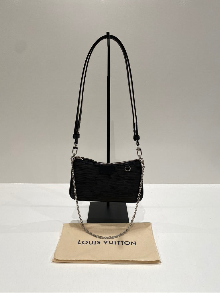 Louis Vuitton Easy Pouch On Strap Epi - (Nypris ca 11.600 kr)