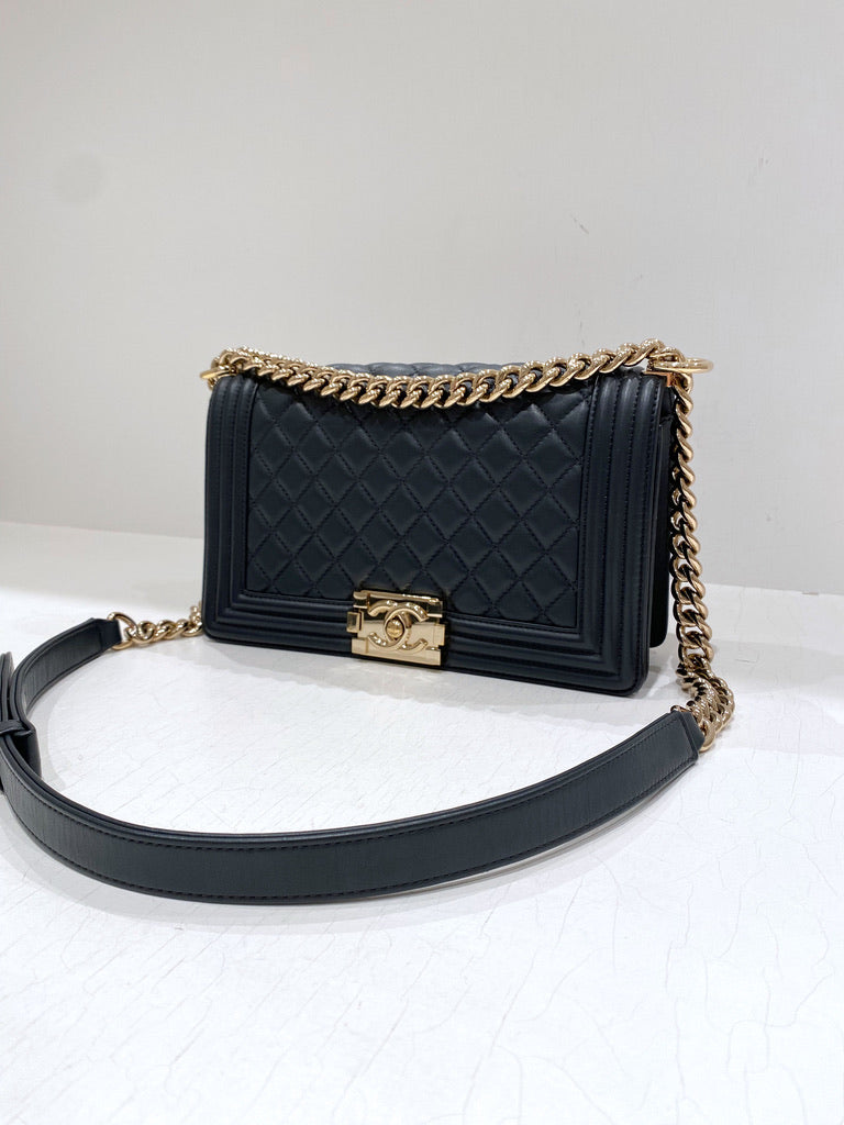 Chanel Medium Boy Bag - Mørkegrå/Mørkeblå - (Nypris 52.810 kr)