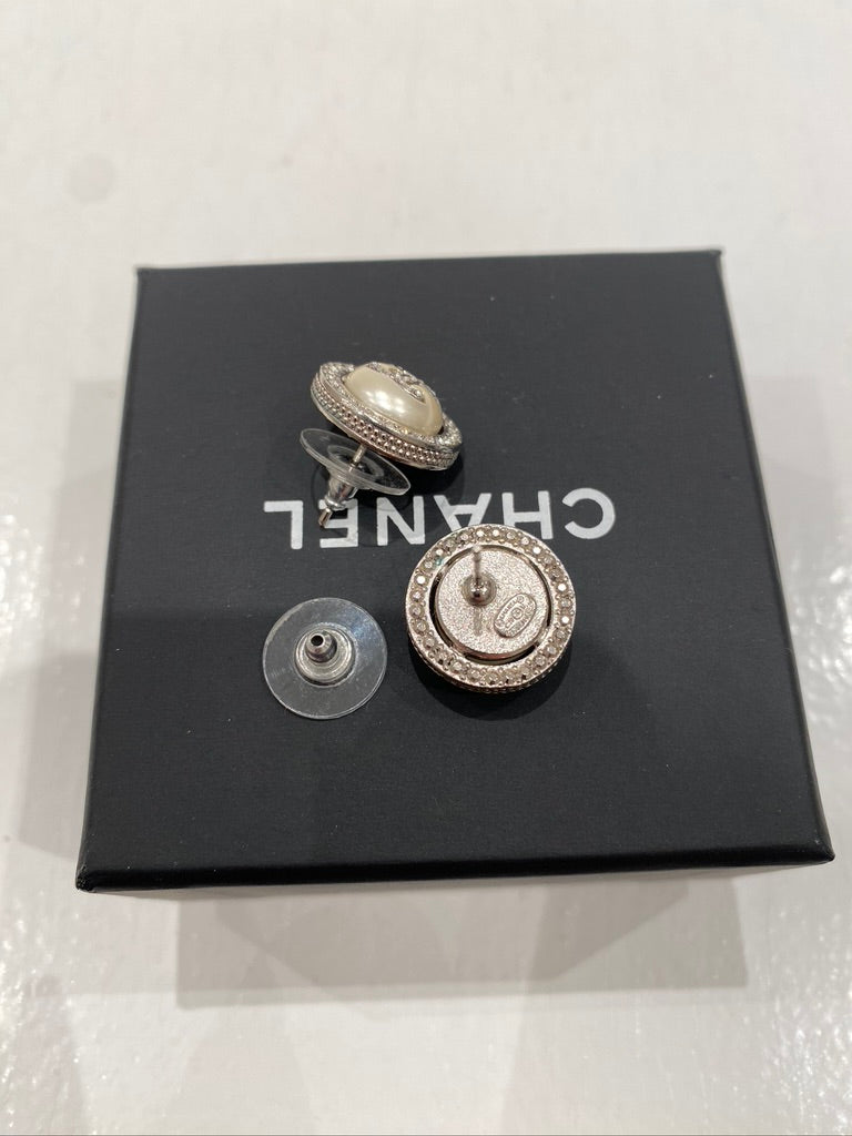 Chanel Stud/Ørestikker - (Nypris ca 5.000- 5.500 kr)