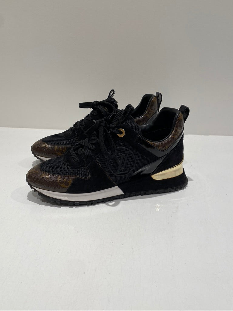 Louis Vuitton Run Away Trainer - Passer ca str 37 (Oprindeligt Str 36 Men De Er Store I Størrelsen) - (Nypris 7.250 kr)
