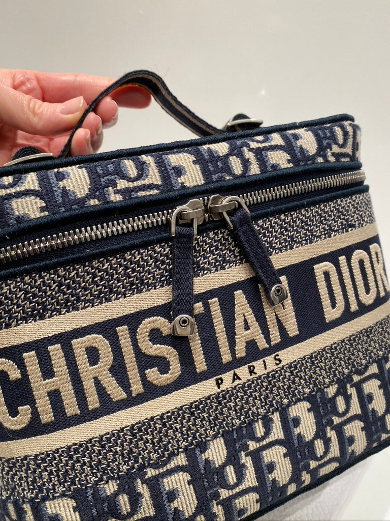 Dior Vanity Case - (Nypris 13.070 kr)