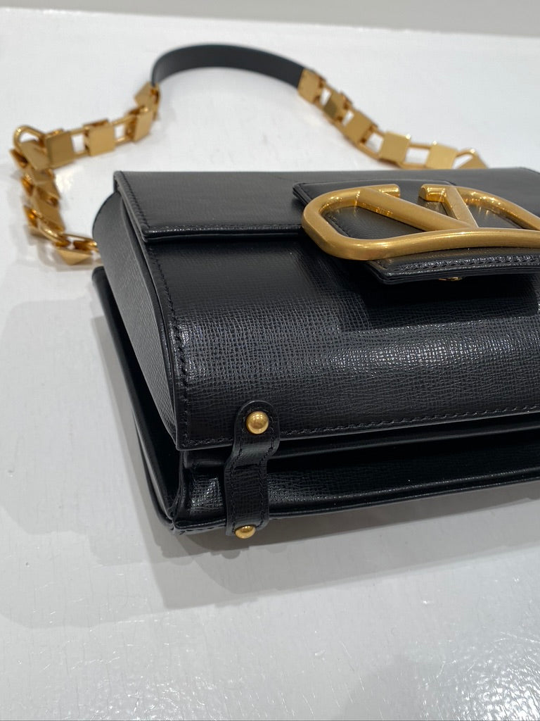 Valentino Garavani Stud Sign V LOGO Taske - (Nypris ca 18.700 kr/2.500 Euro - Kvittering medfølger!)