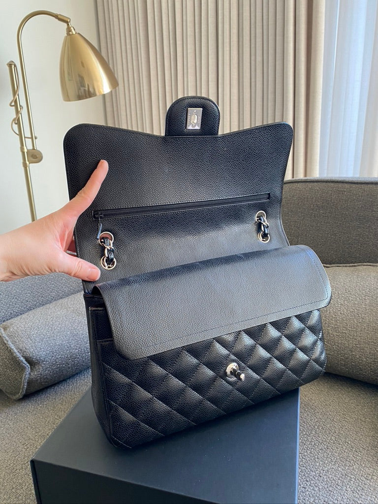 Chanel Classic Large Flap - (Nypris 86.830 kr)