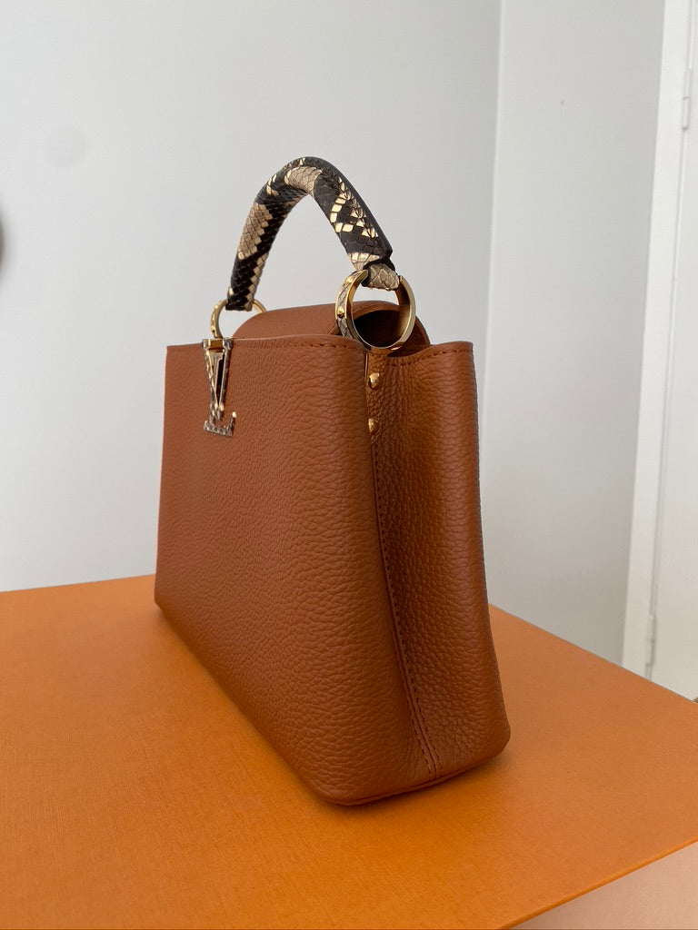 Louis Vuitton - Capucines BB - Taske med Python/Brun - (Nypris ca 45.000 kr-50.000 kr)