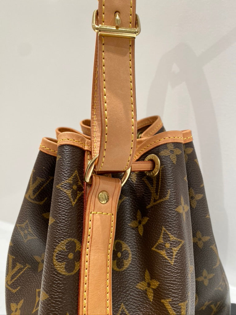Louis Vuitton Petit Noé Skuldertaske I Monogram Canvas - (Nypris 13.200 kr)