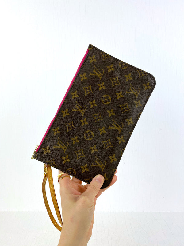 Louis Vuitton Clutch - Monogram