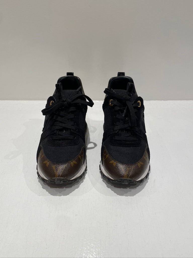 Louis Vuitton Run Away Trainer - Passer ca str 37 (Oprindeligt Str 36 Men De Er Store I Størrelsen) - (Nypris 7.250 kr)