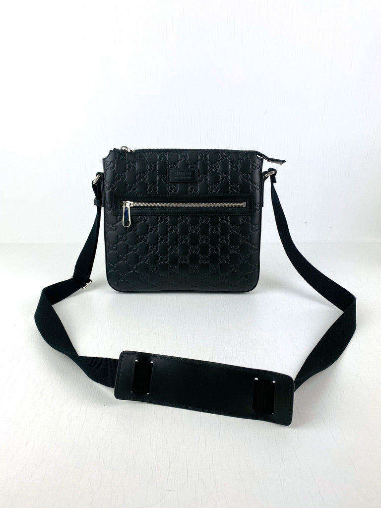 Gucci Signature Messenger Bag - (Nypris Ca 6.926 kr/930 Euro)