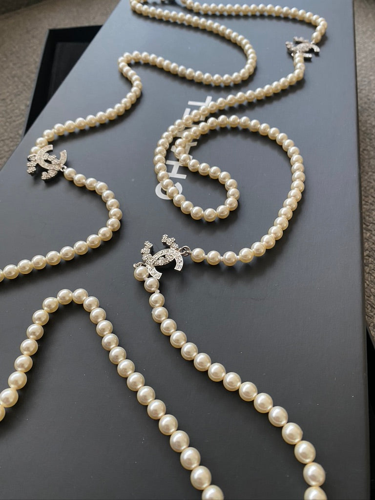 Chanel Perlekæde - (Nypris ca 16.000-18.000 kr)