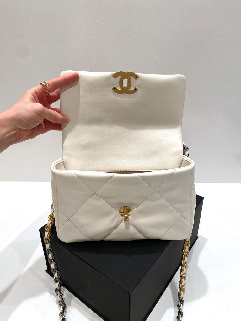 Chanel 19 Small Handbag/Crossbody  - (Nypris 50.850 kr)