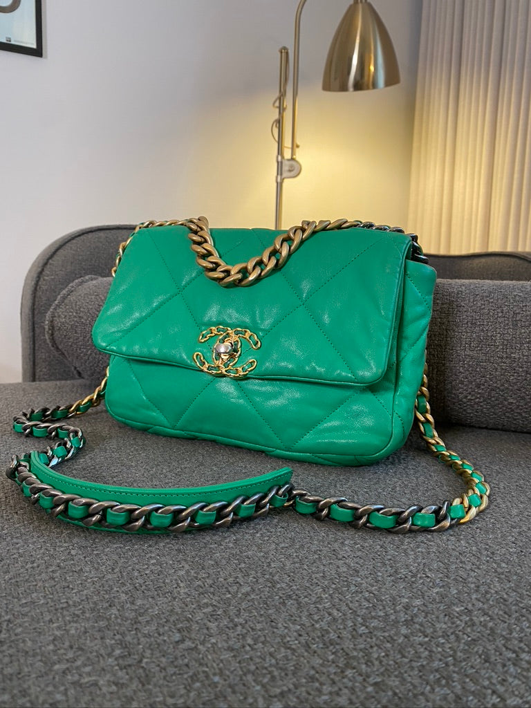 Chanel 19 Small Handbag/Crossbody Taske - Grøn - (Nypris Ca 50.850 kr)