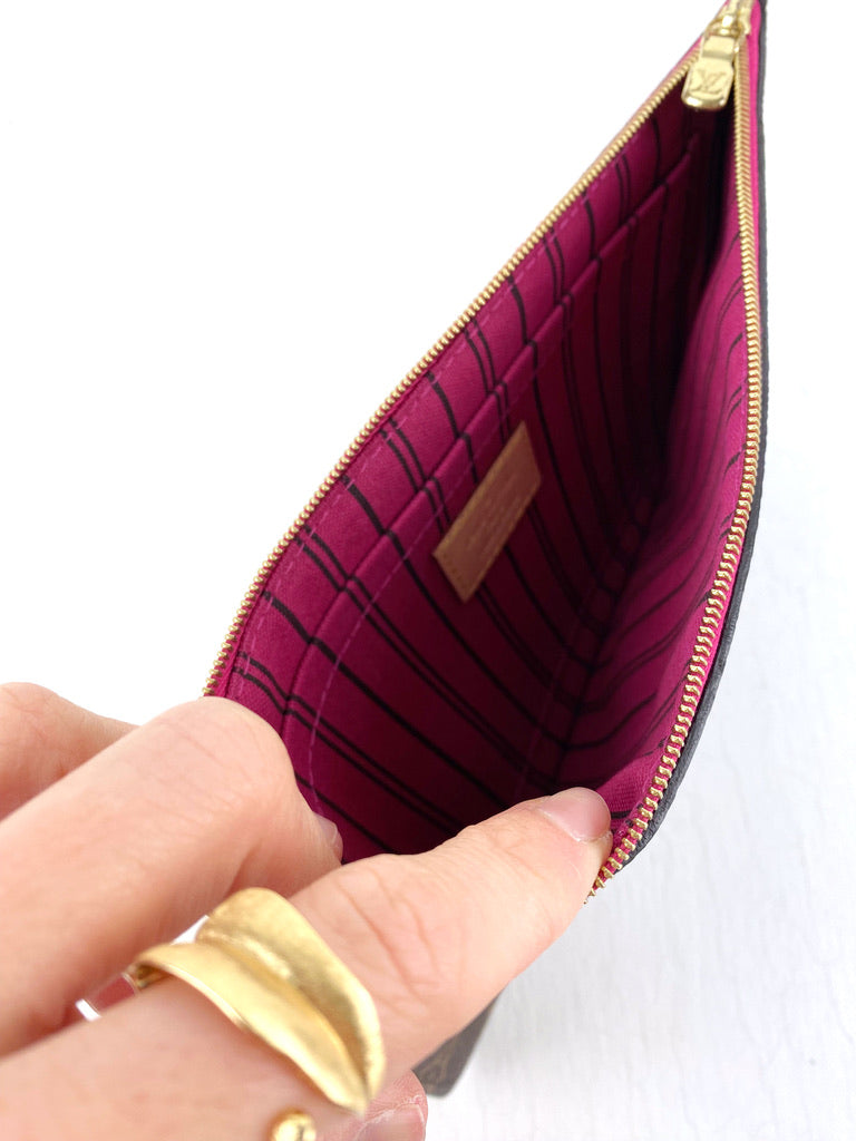 Louis Vuitton Clutch - Monogram