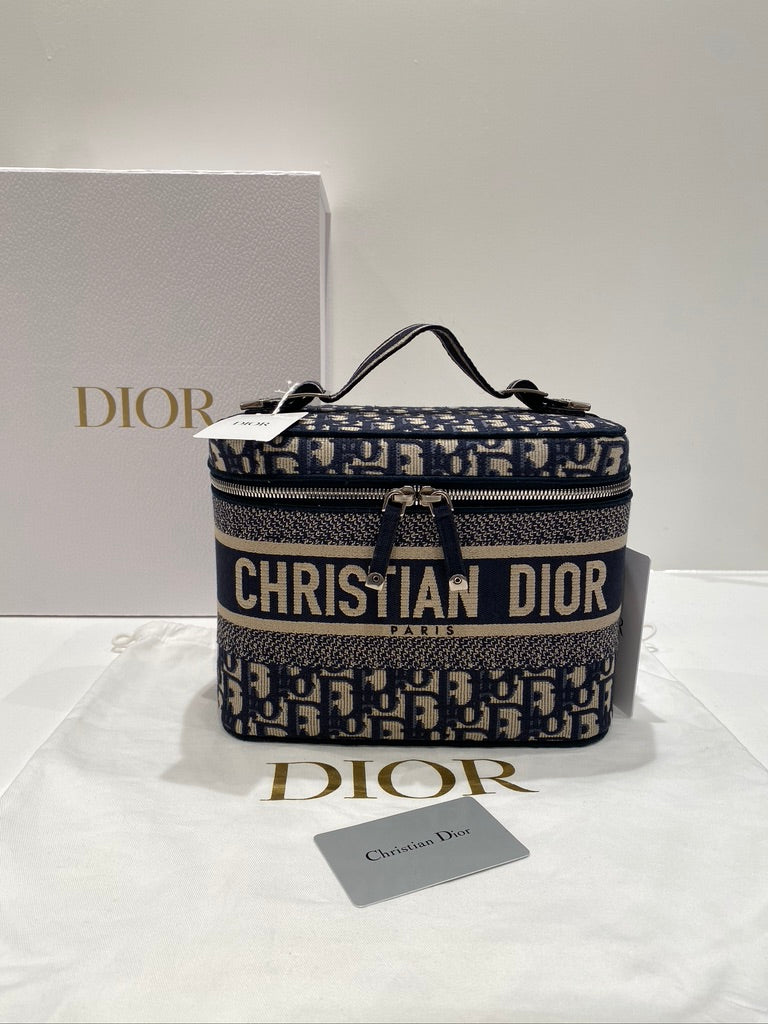 Dior Vanity Case - (Nypris 13.070 kr)