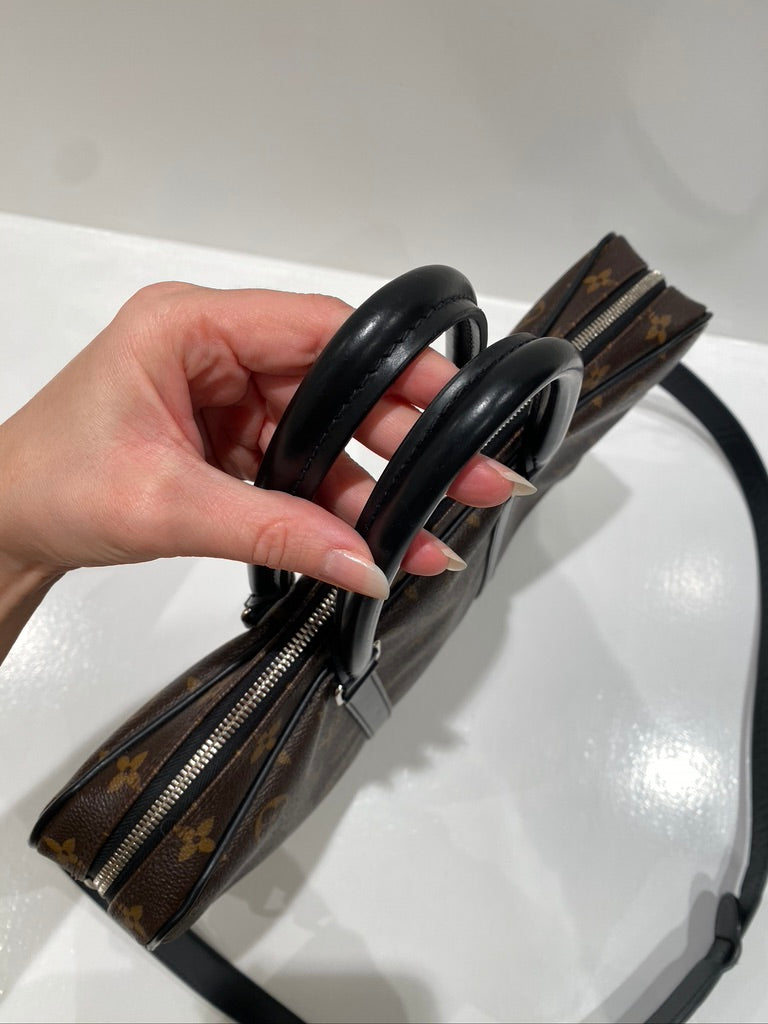 Louis Vuitton Monogram Porte-Documents/ Klassisk Arbejdstaske - (Nypris ca 17.600 kr)