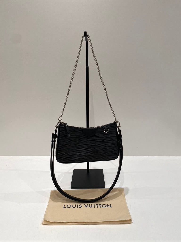 Louis Vuitton Easy Pouch On Strap Epi - (Nypris ca 11.600 kr)