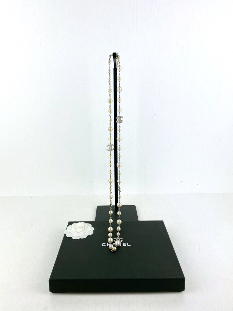 Chanel Perlekæde - (Nypris ca 16.000-18.000 kr)