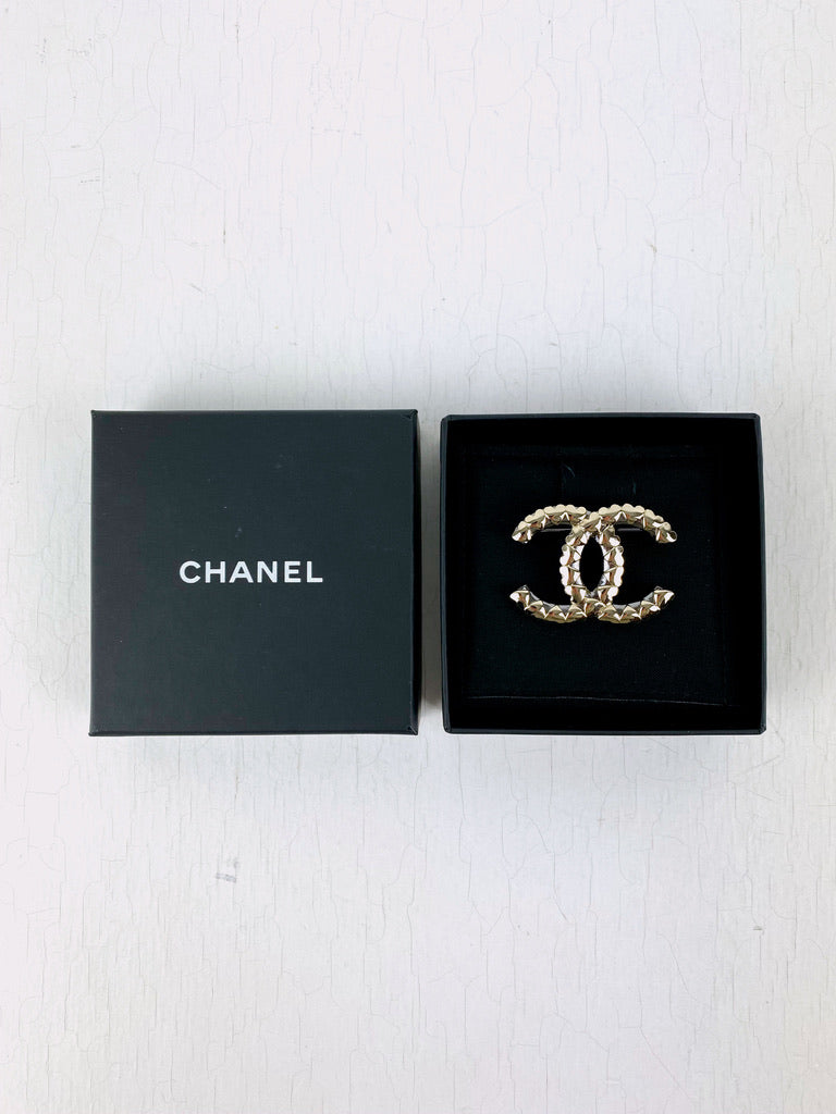 Chanel Broche - Mål: L. ca 4,5 cm