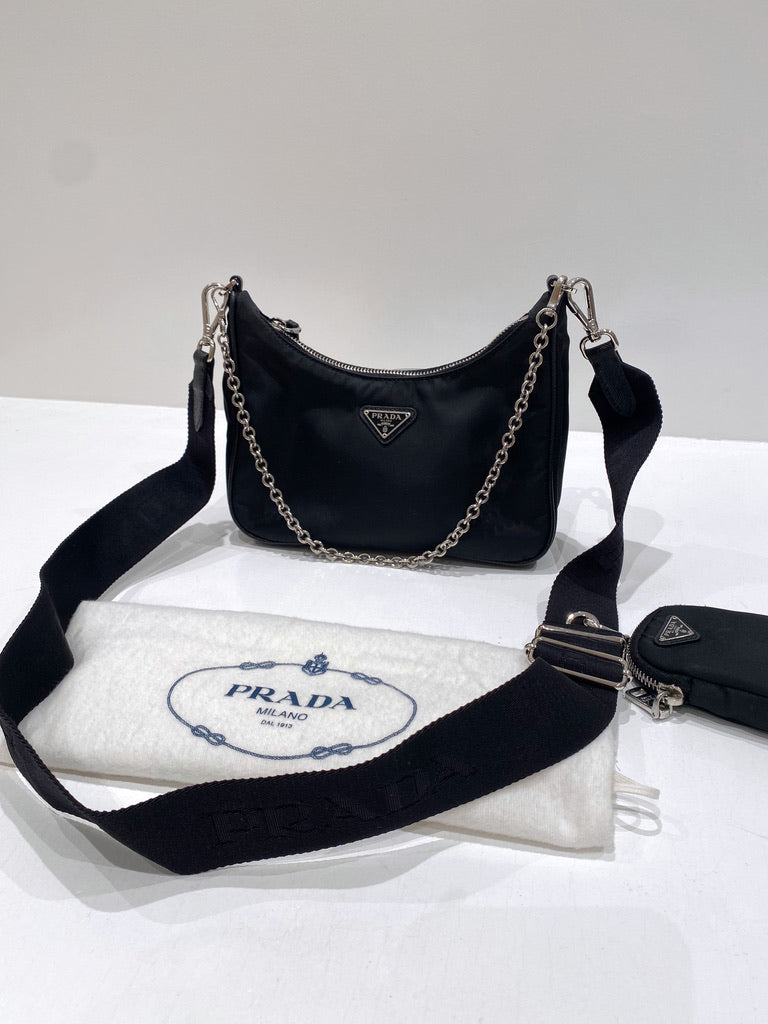 Prada Re-Edition 2005 Re-Nylon bag - (Nypris ca 12.800 kr)