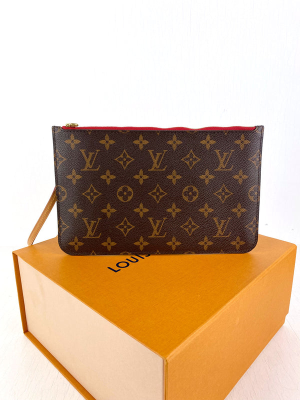 Louis Vuitton Clutch - Monogram