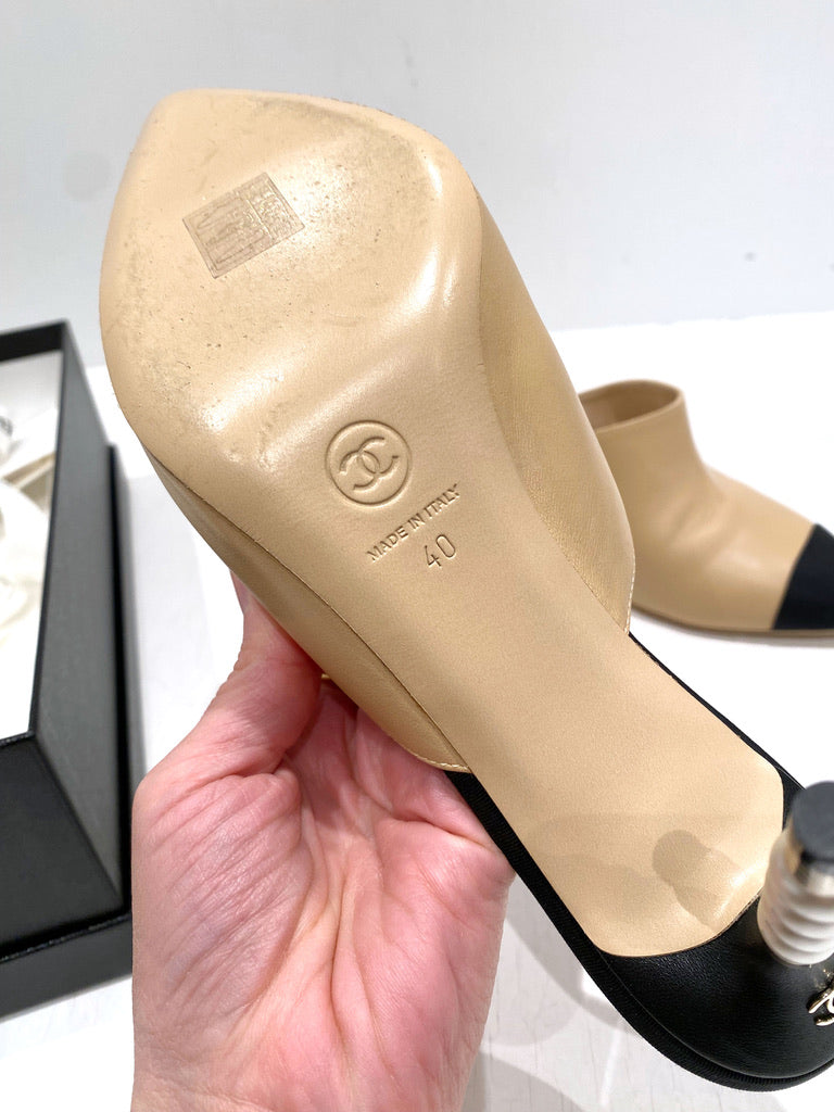 Chanel Stiletter - Str 40/ Passer ca str 39,5 - (Nypris ca 9.800 kr)