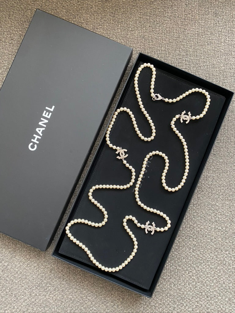 Chanel Perlekæde - (Nypris ca 16.000-18.000 kr)