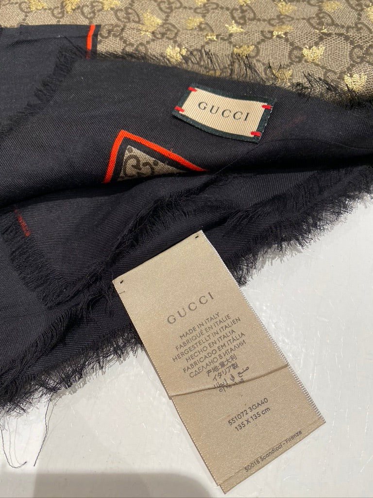 Gucci Stort Tørklæde - Mål: 135x135 cm - (Nypris ca 4.500 kr)